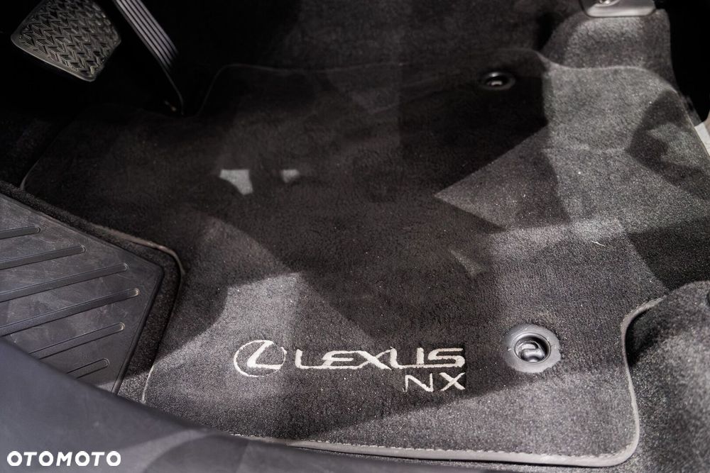 Lexus NX 350h Prestige AWD - 32
