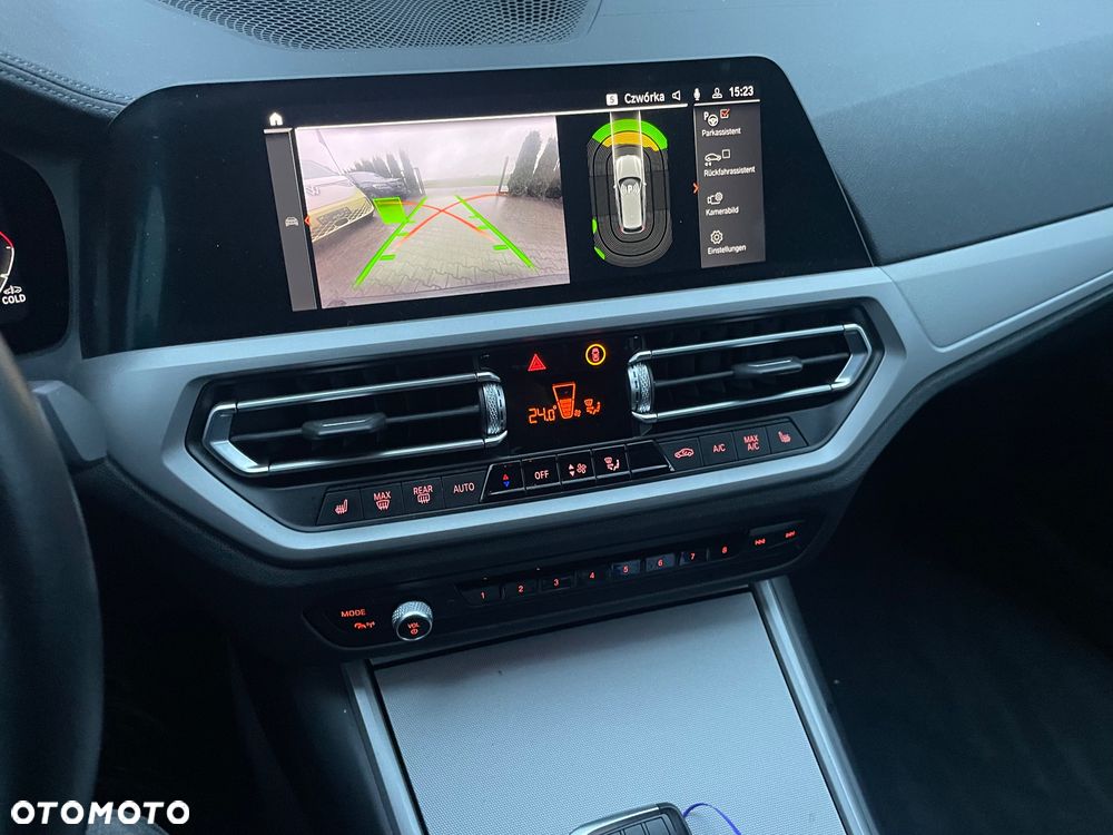 BMW Seria 3 320d Sport Line - 10