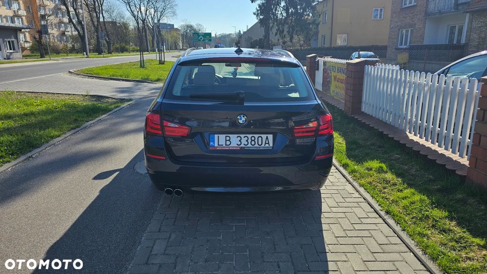 BMW Seria 5 525d xDrive - 7