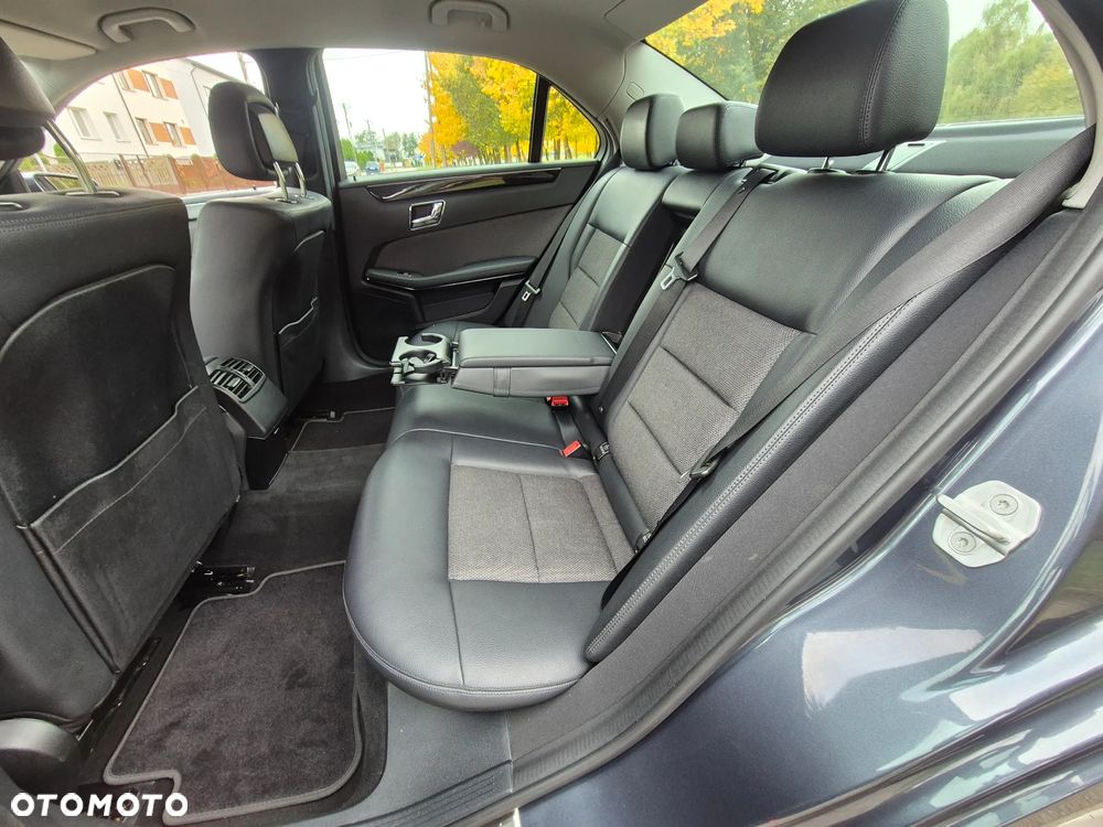 Mercedes-Benz Klasa E 200 CGI BlueEFFICIENCY Automatik Avantgarde - 33