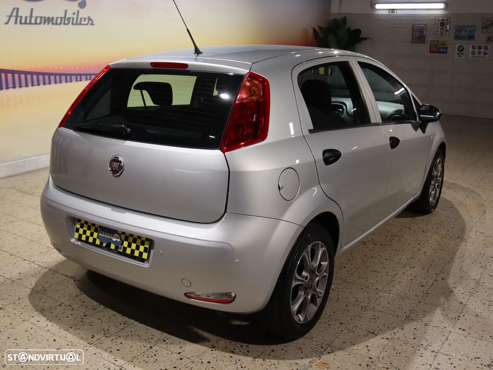 Fiat Punto 1.3 M-Jet Lounge S&S - 25