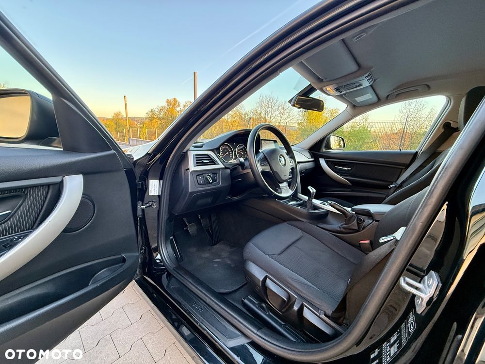 BMW Seria 3 316d - 13