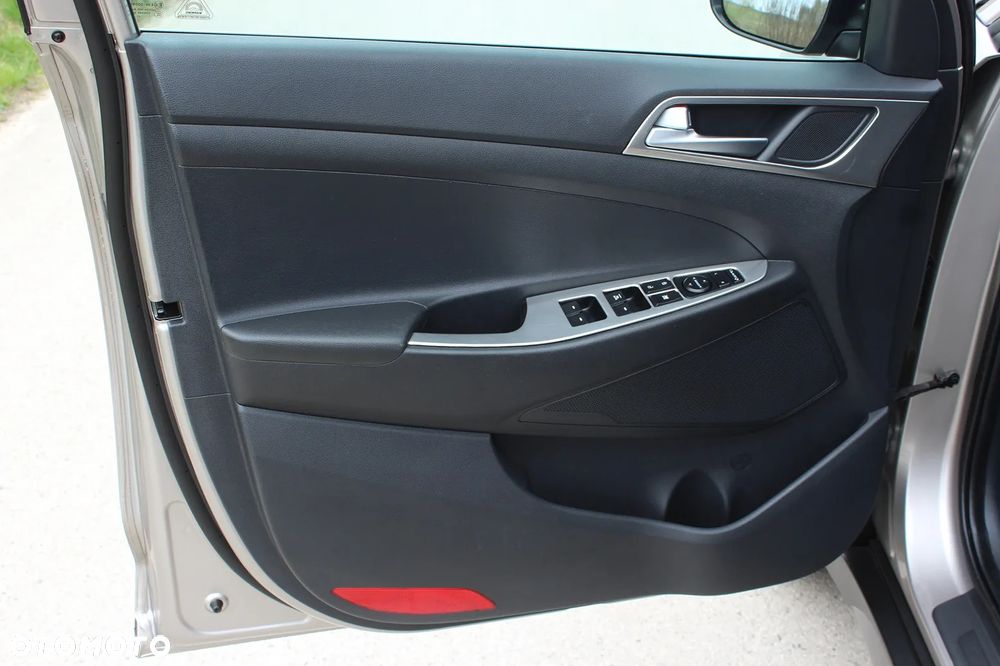 Hyundai Tucson blue 1.7 CRDi 2WD DCT Premium - 33