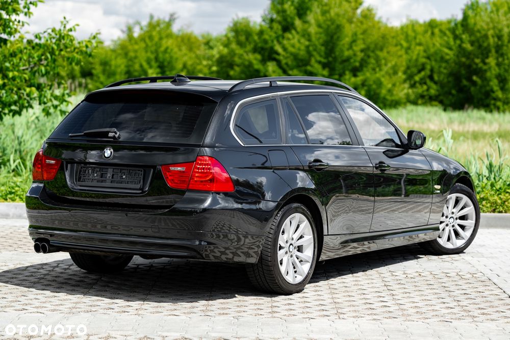 BMW Seria 3 325i xDrive Edition Exclusive - 14