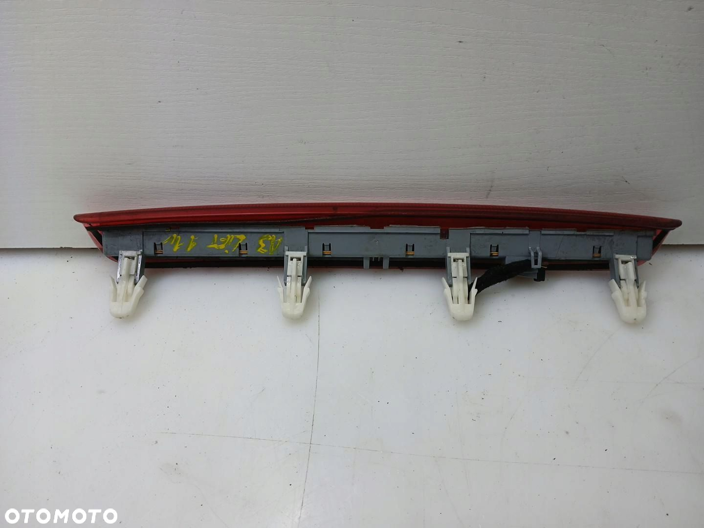 TRZECIE ŚWIATŁO STOP W KLAPĘ LAMPA STOPU AUDI A3 8P LIFT 8P4945097 - 2