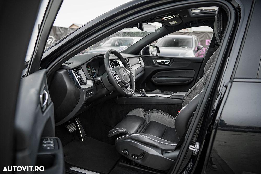 Volvo XC 60 Recharge T6 Twin Engine eAWD R-Design Expression - 11