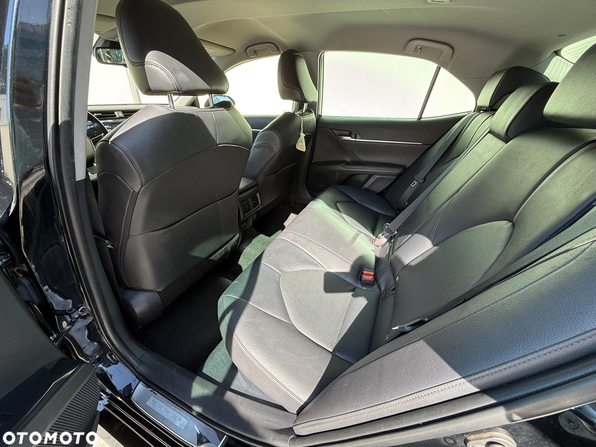 Toyota Camry 2.5 Hybrid Executive CVT - 22