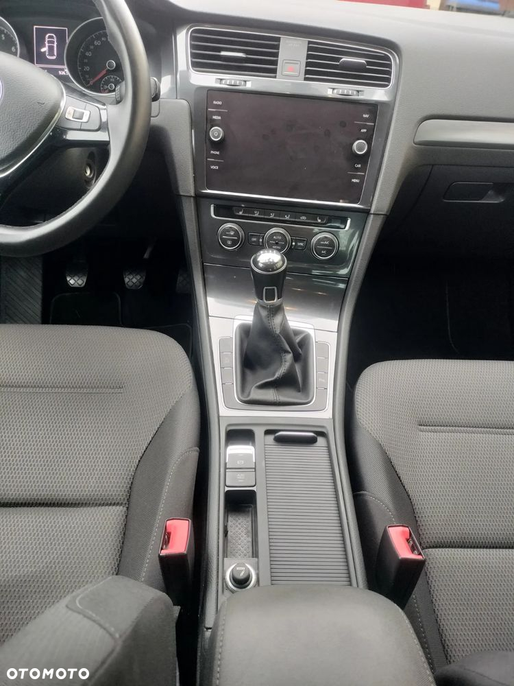 Volkswagen Golf - 17