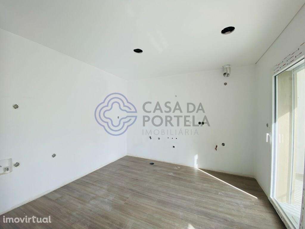 SANTA MARTA DO PINHAL T3 COM ELEVADOR E PARQUEAMENTO - Grande imagem: 2/19