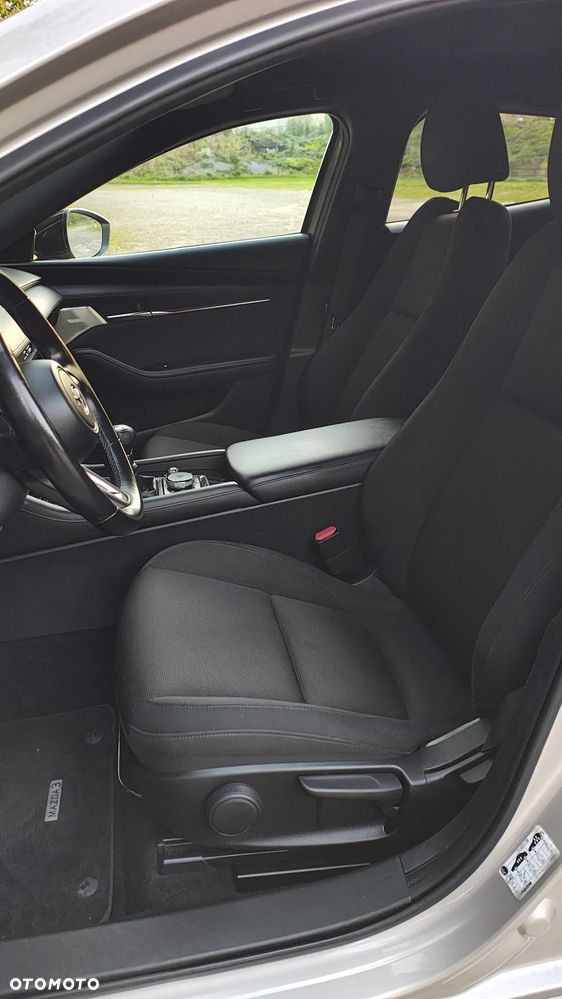 Mazda 3 e-SKYACTIV-G 2.0 M HYBRID - 10
