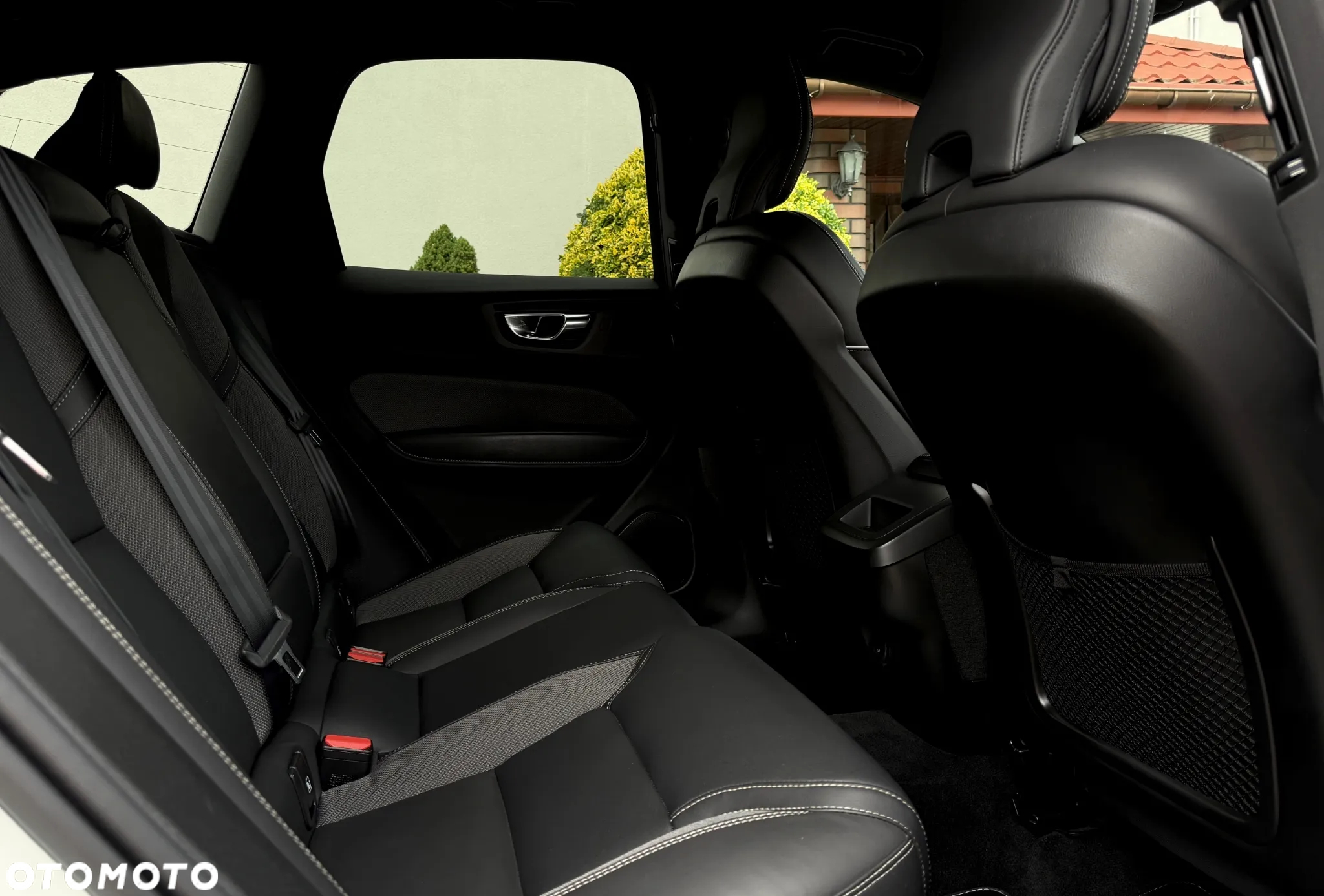 Volvo XC 60 B4 D Geartronic RDesign - 12
