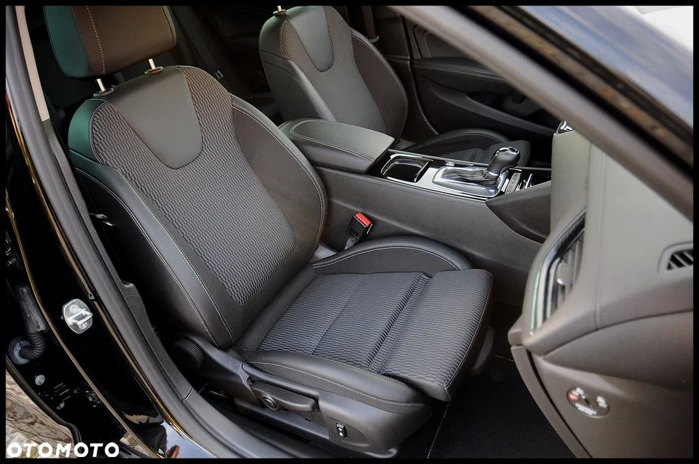 Opel Insignia - 28