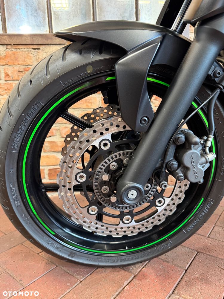 Kawasaki ER - 8