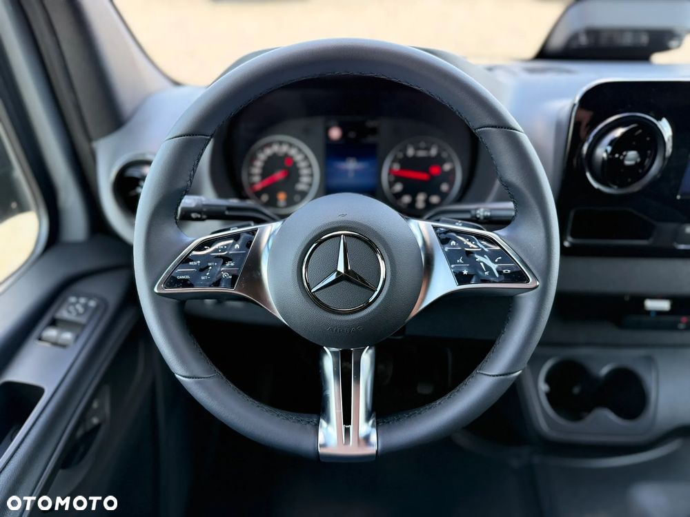 Mercedes-Benz Sprinter - 29