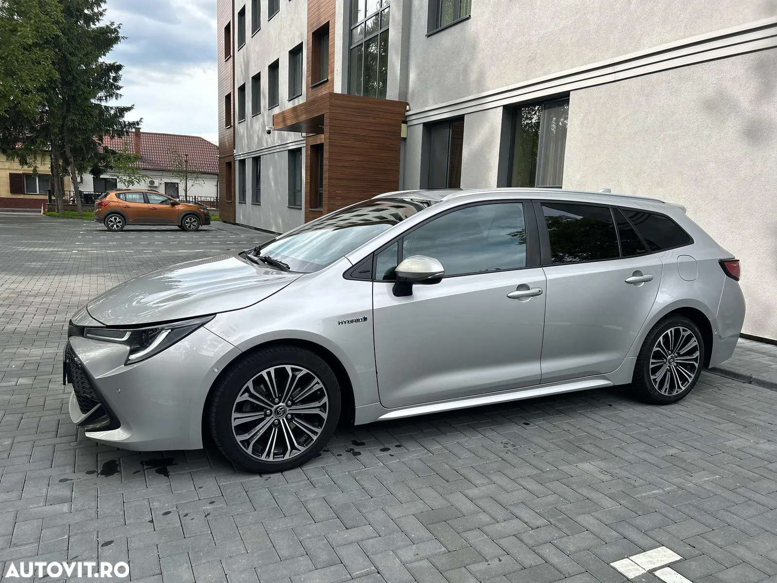 Toyota Corolla 2.0 Hybrid Touring Sports Lounge - 11