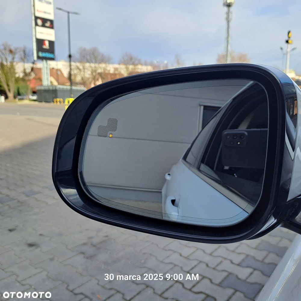 Jaguar XE 2.0 D Portfolio - 20