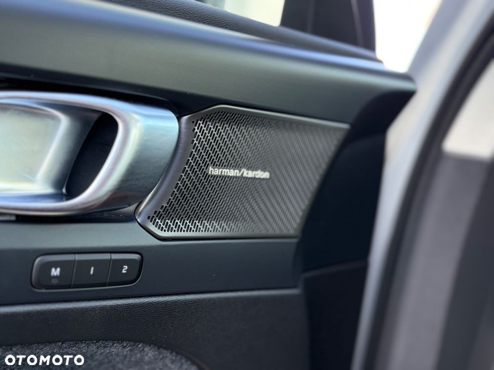 Volvo XC 40 B3 B DKG Plus Dark - 11