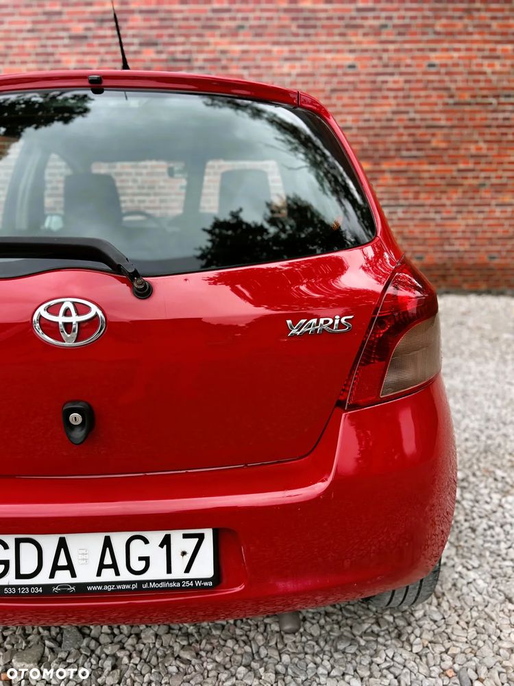 Toyota Yaris - 32