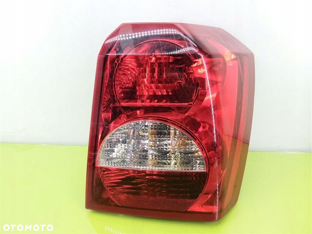 LAMPA PRAWA TYLNA TYŁ DODGE CALIBER 07-12 R 05303752 - 1