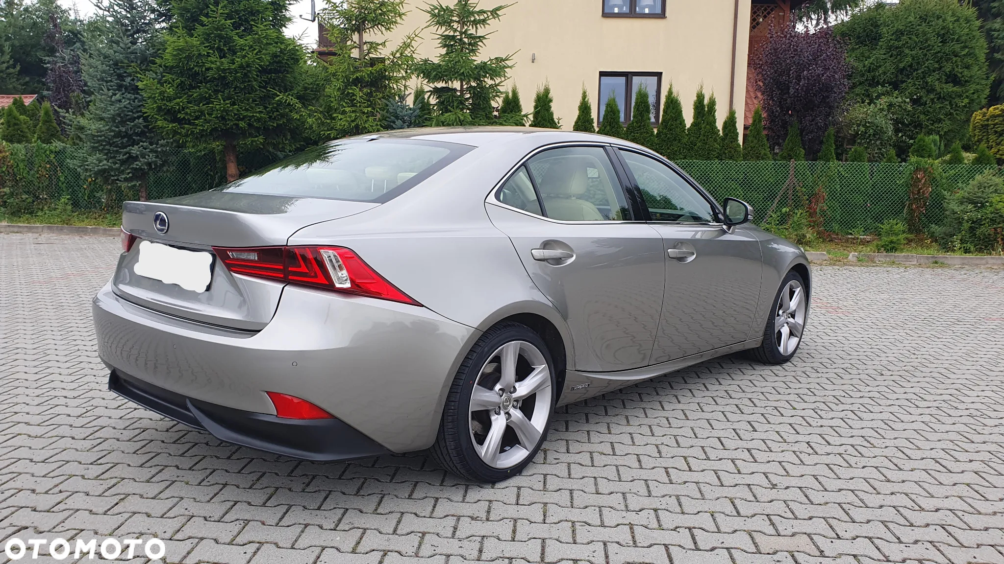 Lexus IS 300h Business Edition - 21