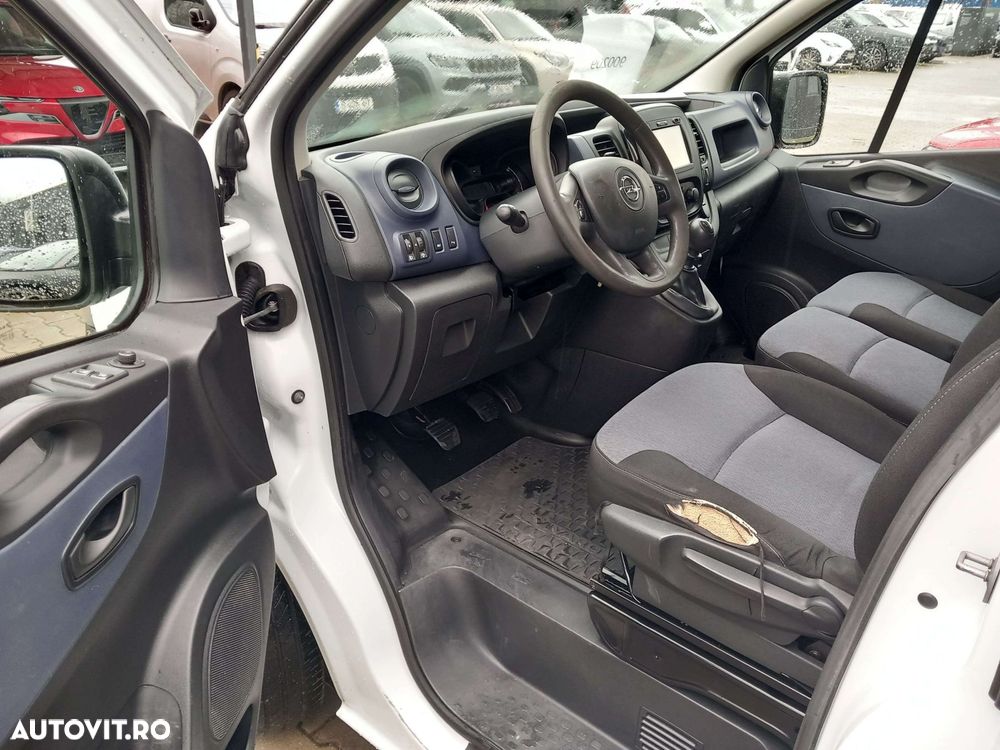 Opel Vivaro - 11