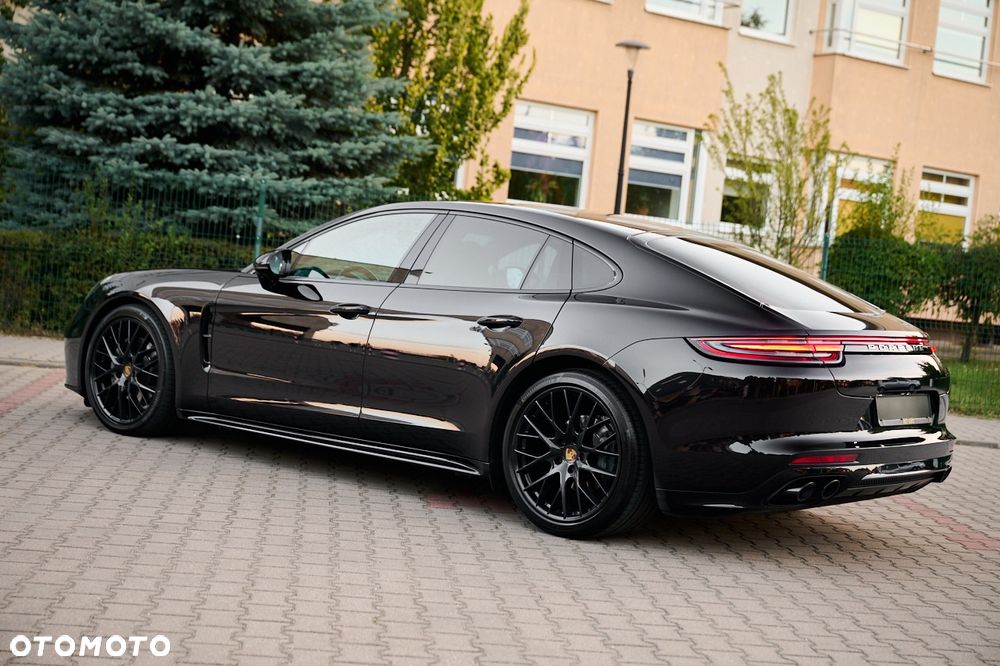 Porsche Panamera 4S - 9