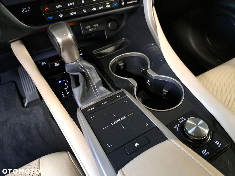 Lexus RX 450h Business Edition - 28