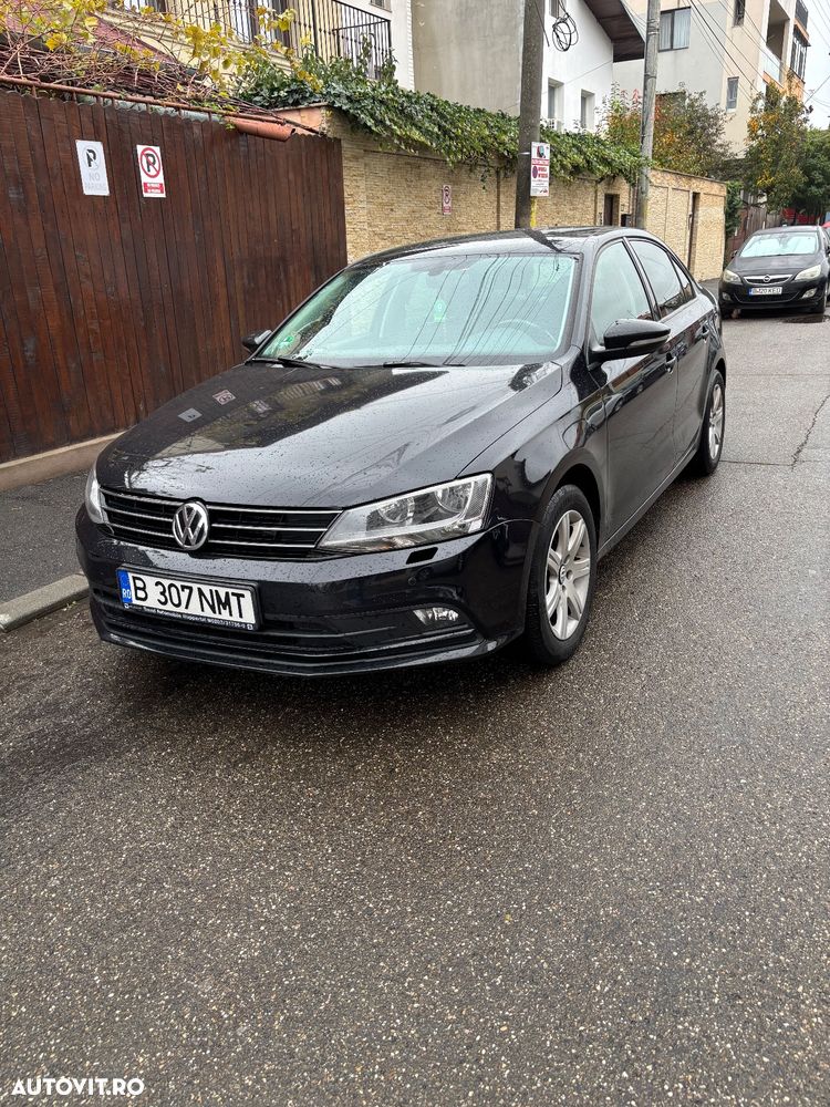 Volkswagen Jetta - 2