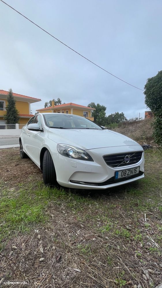 Volvo V40 2.0 D4 R-Design Summum - 1