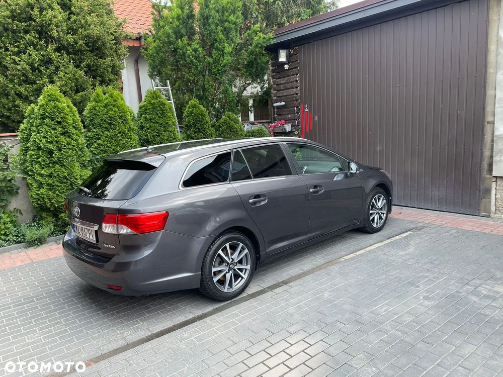 Toyota Avensis 1.8 Active - 15