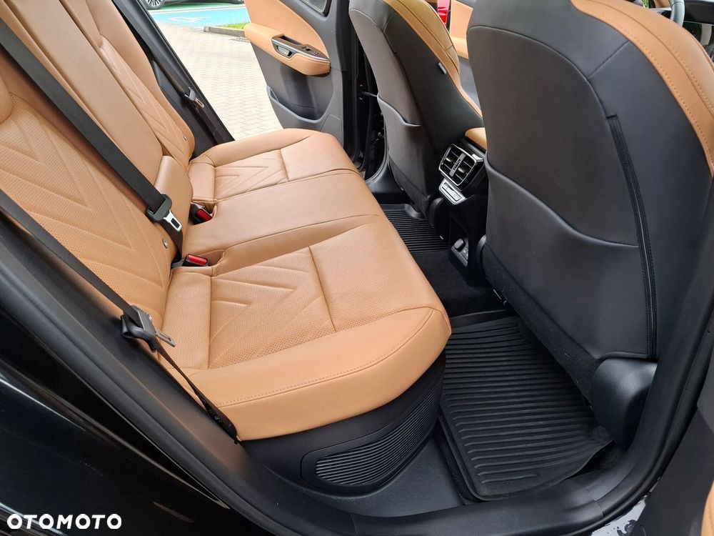 Lexus NX 350h Omotenashi AWD - 26