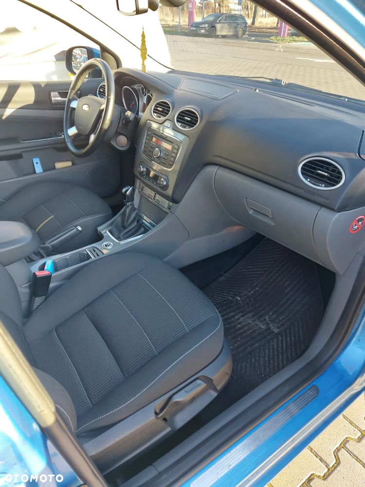 Ford Focus 1.6 16V Titanium - 12