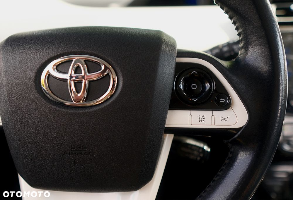 Toyota Prius (Hybrid) Executive - 23