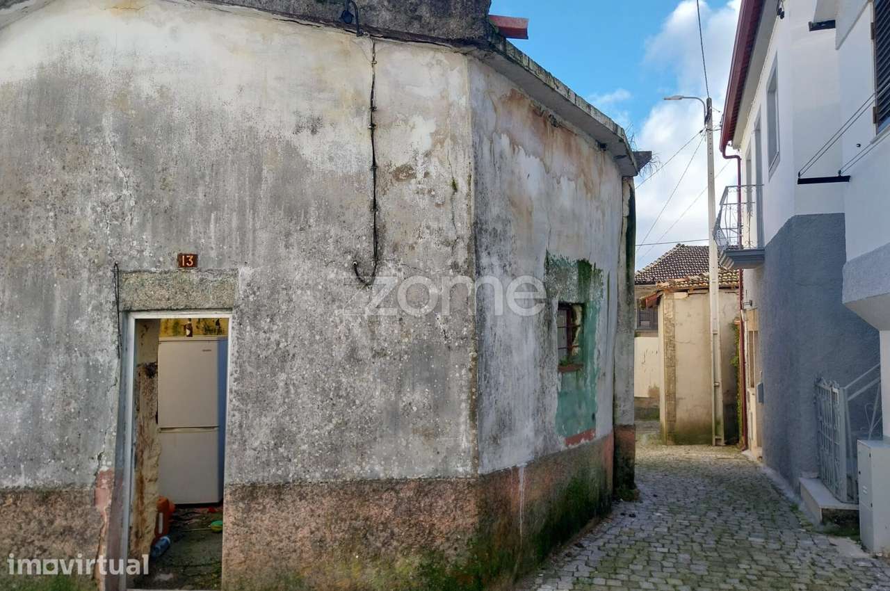Reerguer com Estilo: Moradia T2 com Vista sobre Paços, Sabrosa - Grande imagem: 5/36