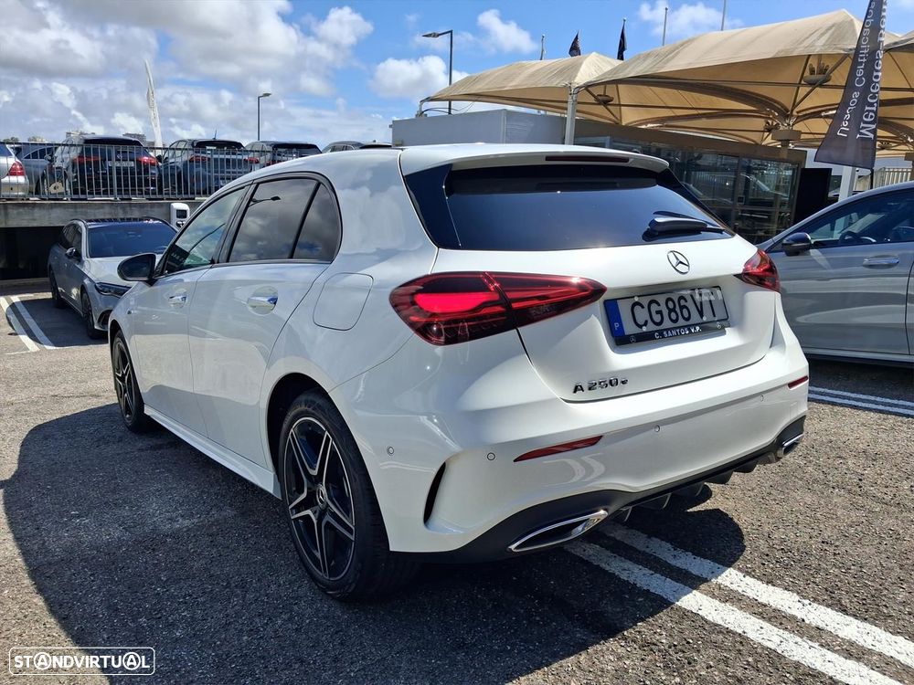 Mercedes-Benz A 250 e AMG Line - 8