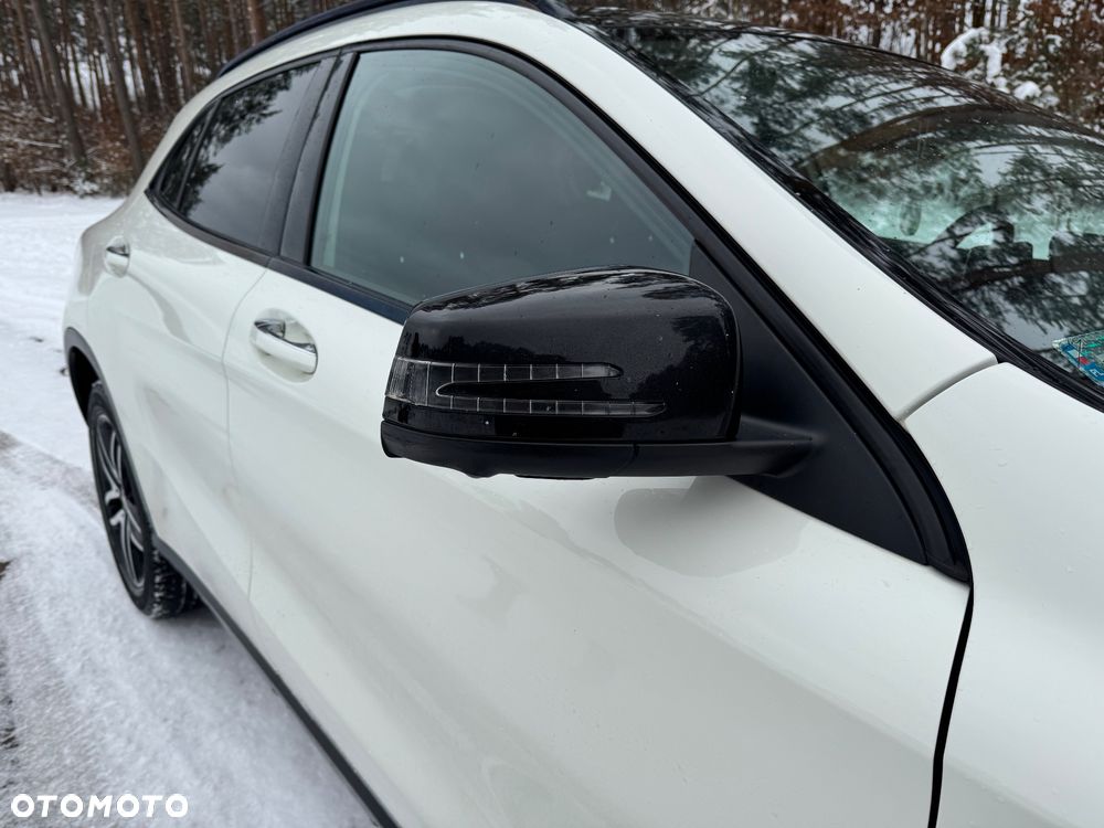Mercedes-Benz GLA 220 d 4-Matic - 8