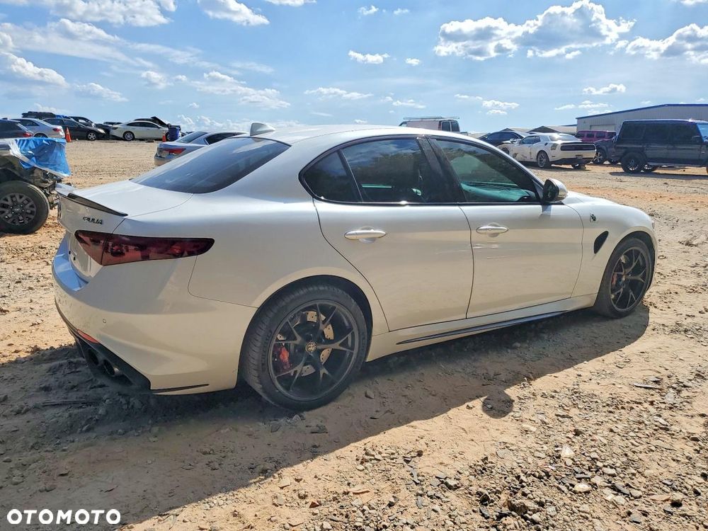 Alfa Romeo Giulia - 3