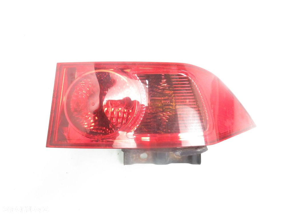 LAMPA PRAWA TYLNA HONDA ACCORD VII - 1