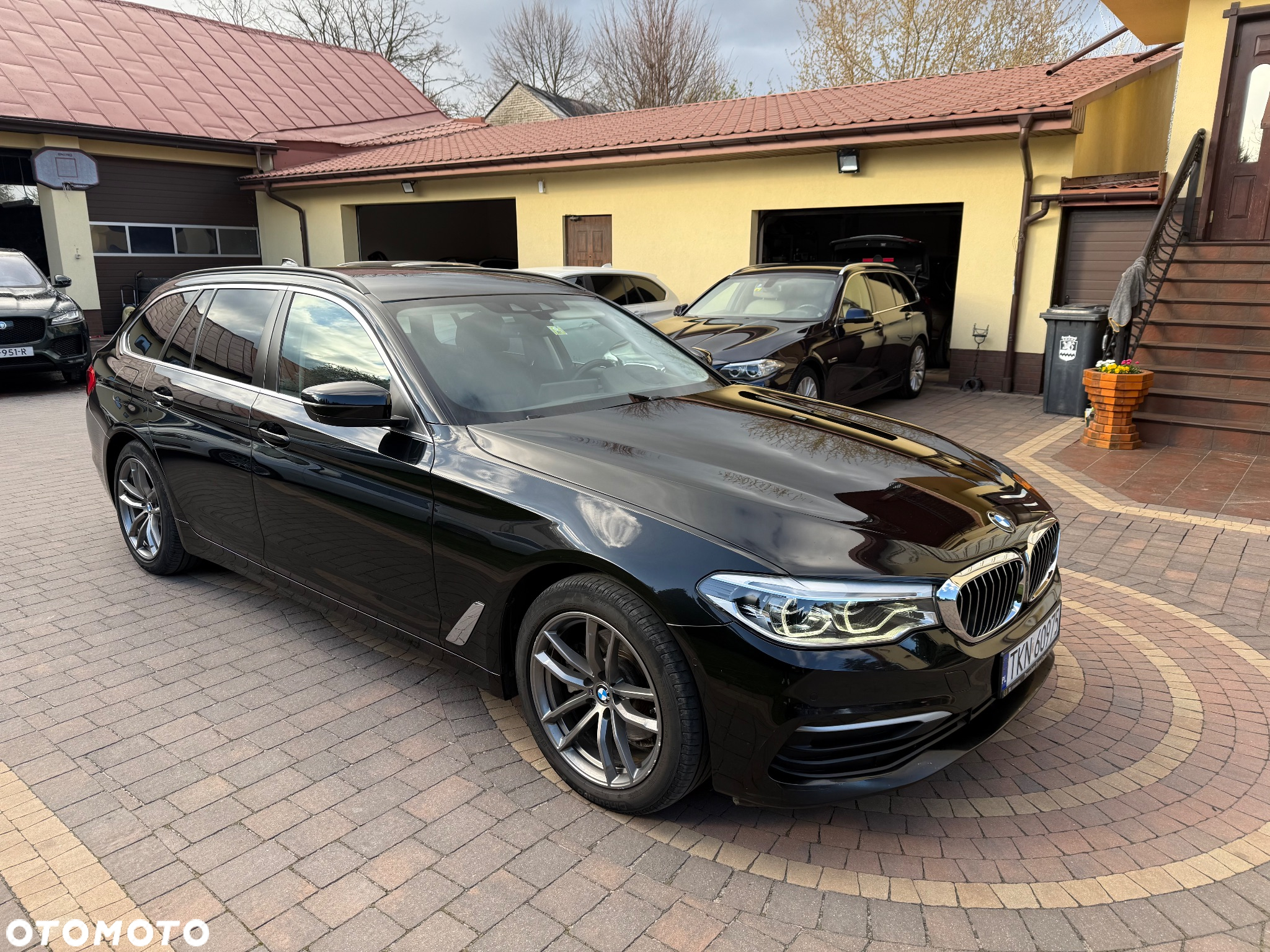 BMW Seria 5 520d Touring Luxury Line - 2