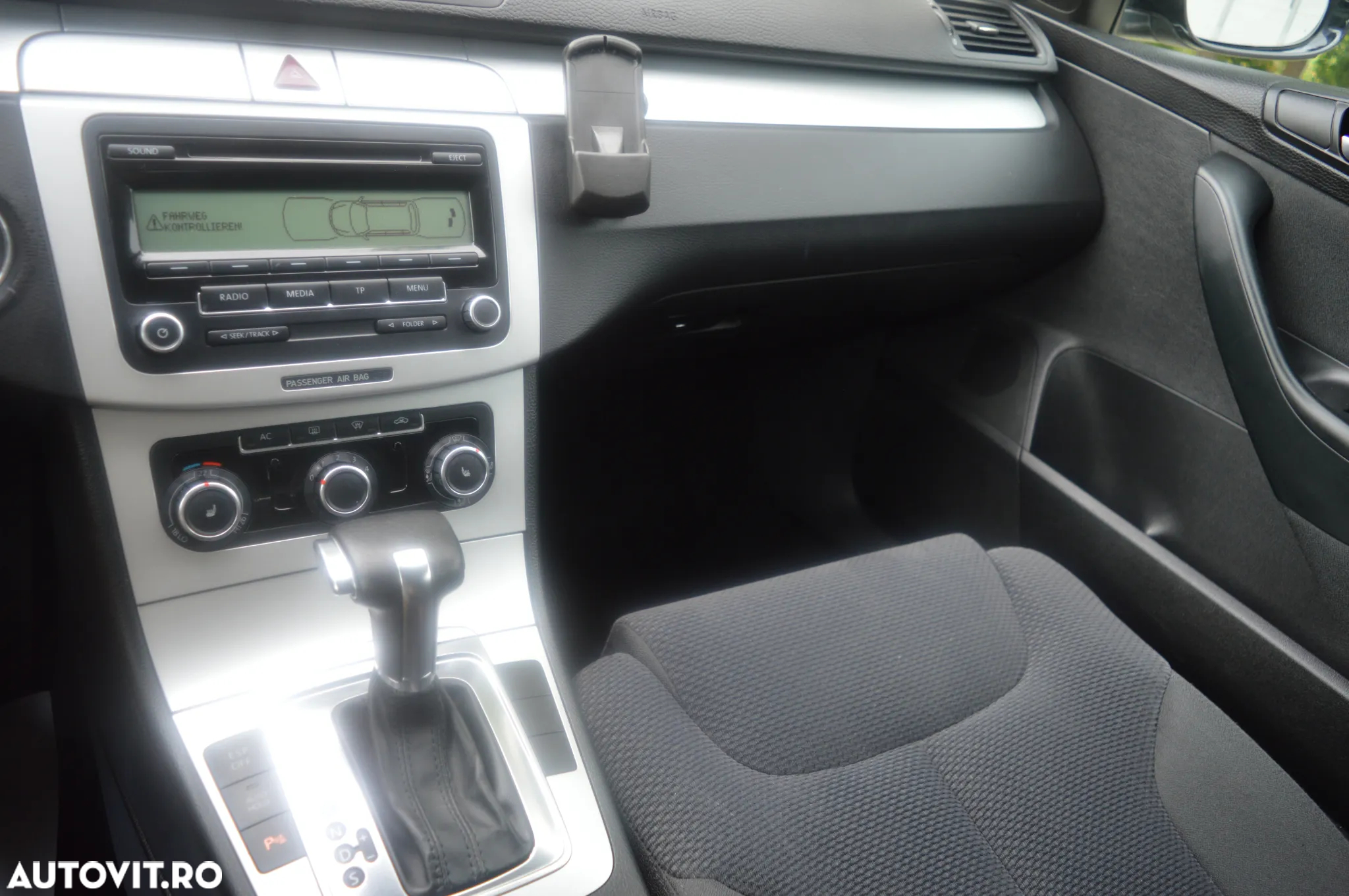 Volkswagen Passat Variant 2.0 TDI Blue TDI DSG Comfortline - 13