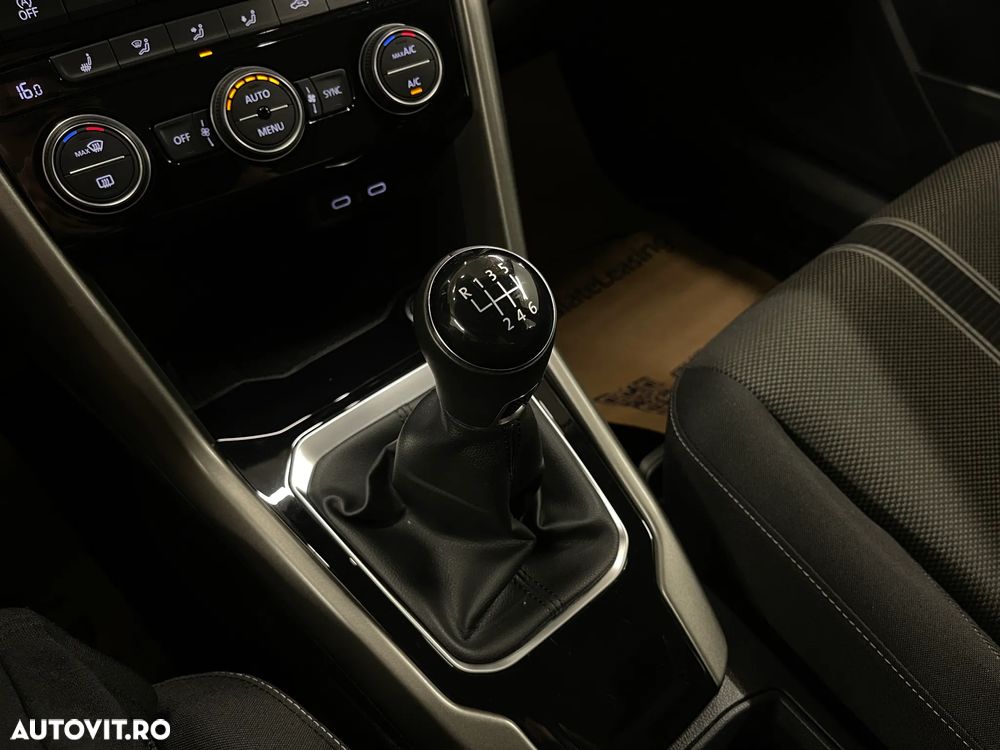 Volkswagen T-Roc 1.5 TSI Design - 23