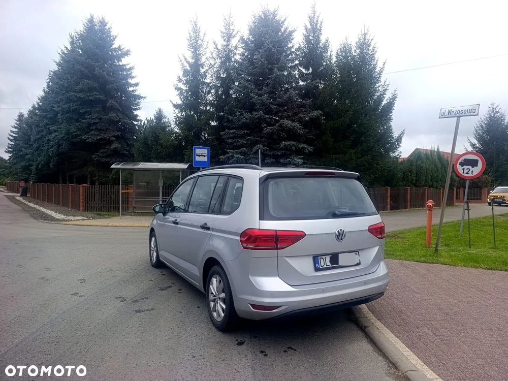 Volkswagen Touran - 8