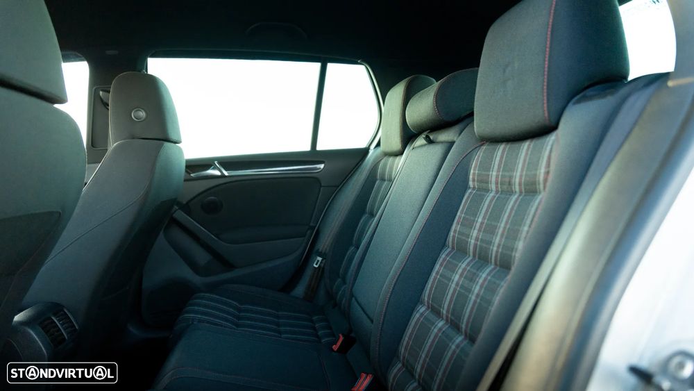 VW Golf 2.0 GTI DSG - 9