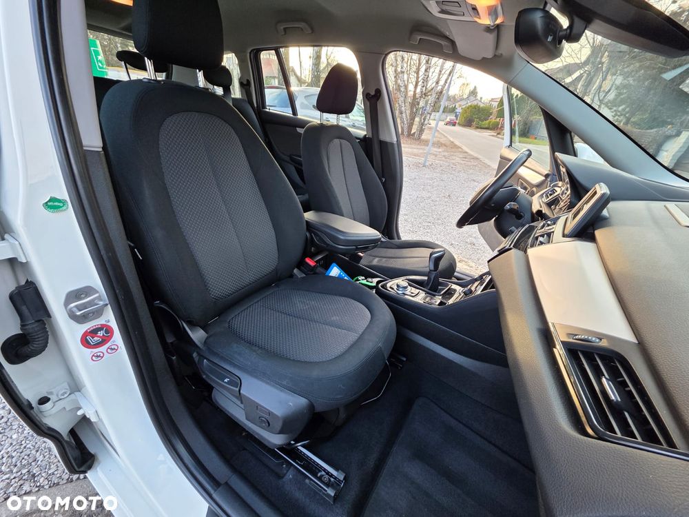 BMW Seria 2 218d - 19
