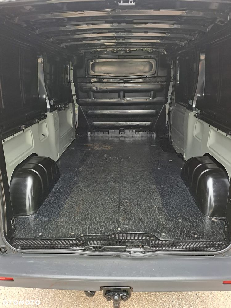 Opel Vivaro - 8