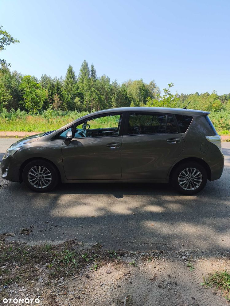 Toyota Verso - 5