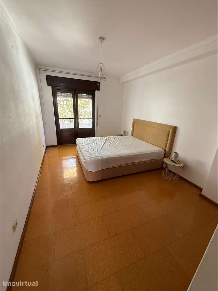 Apartamento T2 com lugar de garagem e elevador - Grande imagem: 5/7