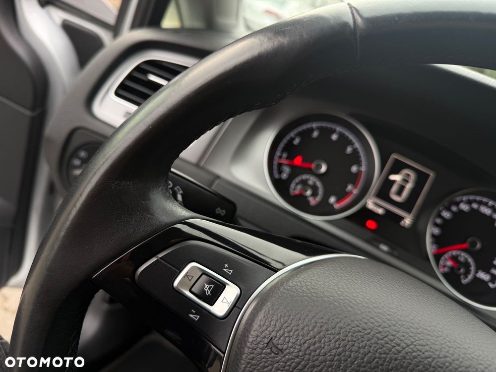 Volkswagen Golf 1.2 TSI BlueMotion Technology Comfortline - 19