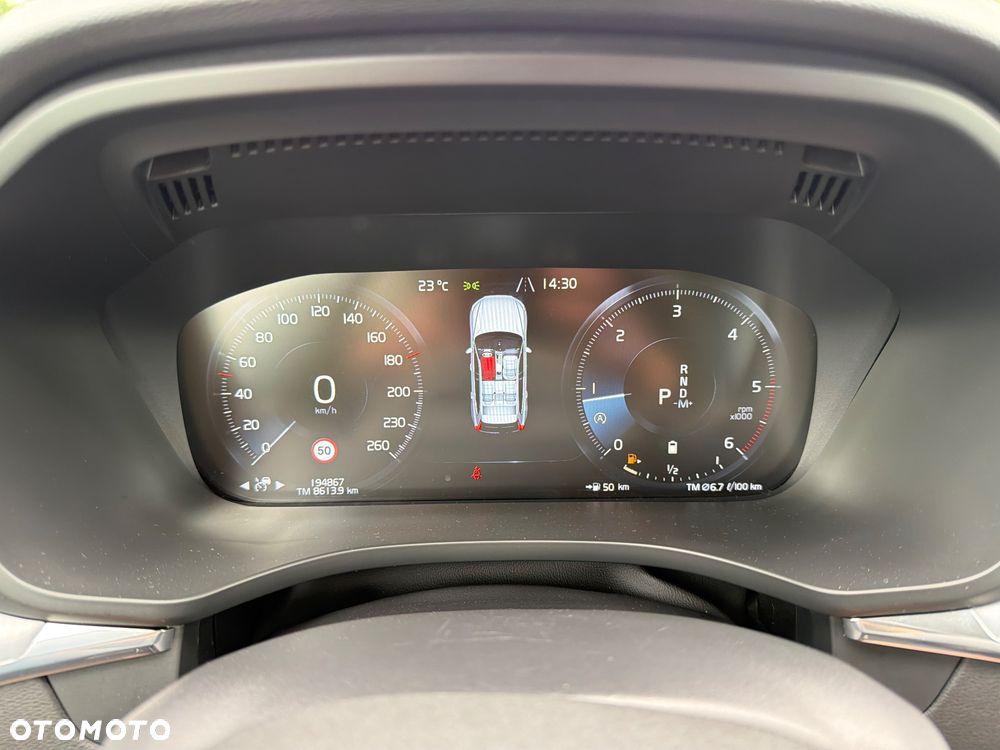 Volvo XC 60 B4 D AWD Momentum Pro - 26