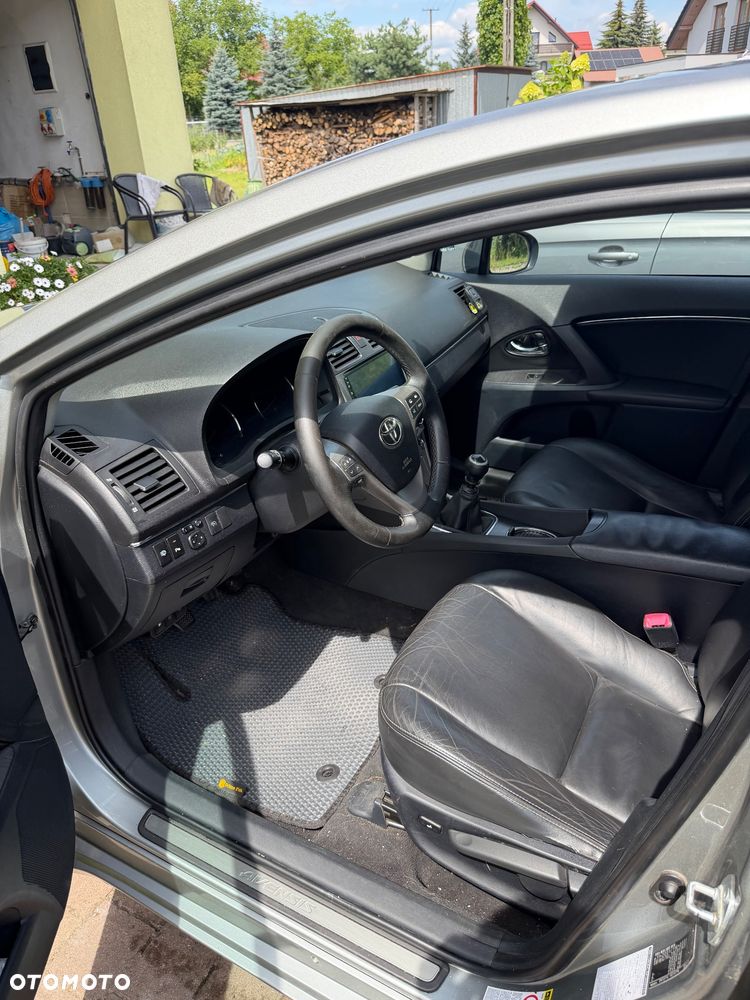 Toyota Avensis 1.8 Premium - 10